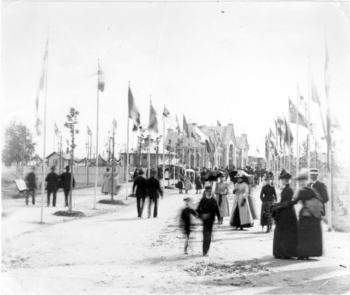 Invigningsfest för järnvägsstationen i Hudiksvall.